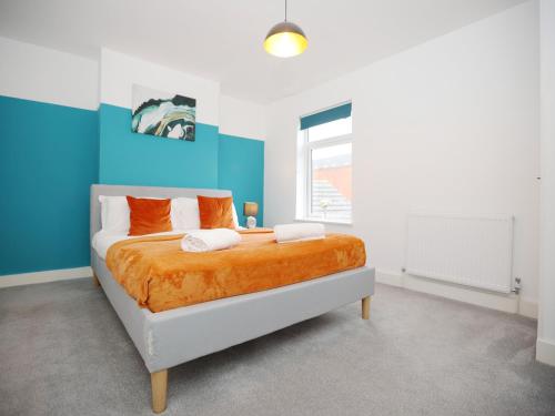 Redcliffe Place By N And N Stays Ltd Lovelly Home close to Designer Outlet Perfect for Contractors & Workers with convenient on street parking — 4-Star Luxury Hotel in Swindon, United Kingdom