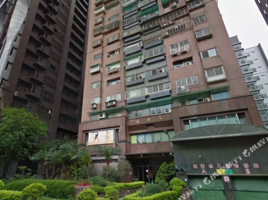 Walker House - carbon neutral hotel in Unknown City