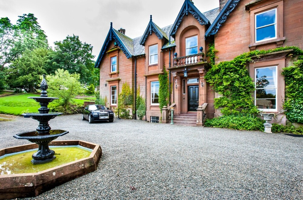 Mansion With 7 Bedrooms in Beattock With Wonderful Mountain View Fur — 4-Star Luxury Hotel in Moffat, United Kingdom