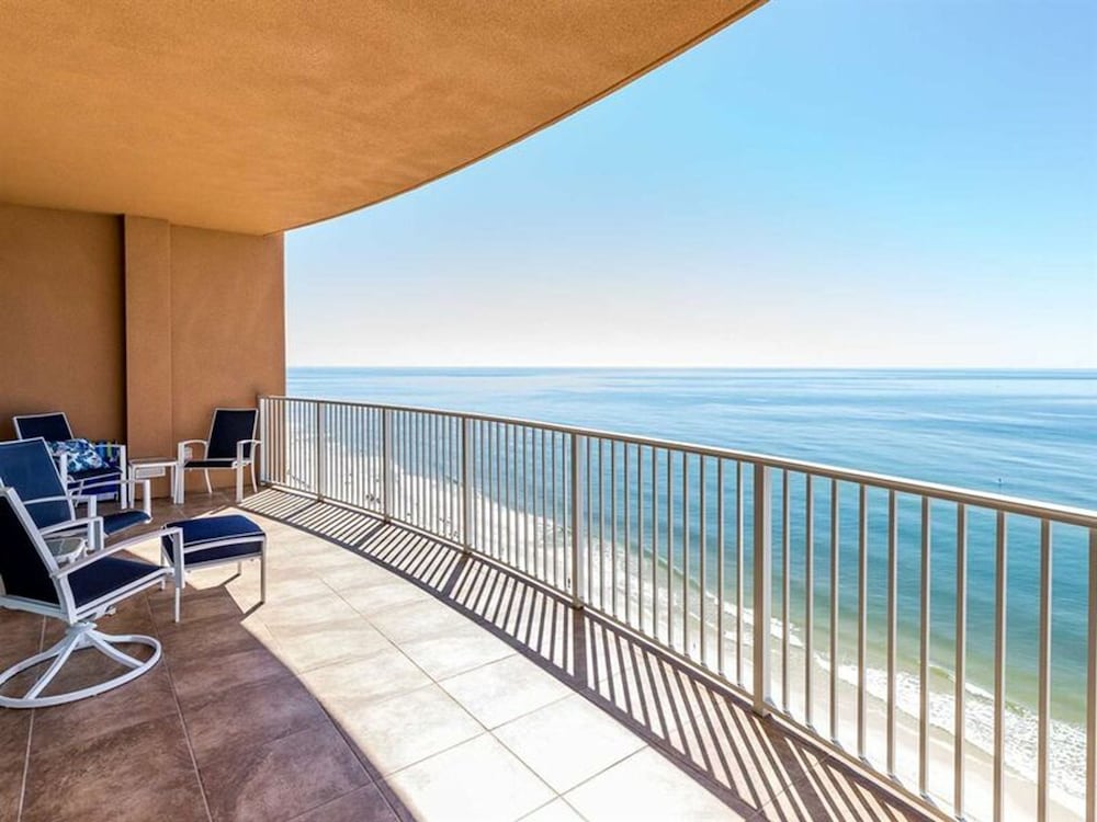 Phoenix Gulf Shores 1502 by Meyer Vacation Rentals — 4-Star Luxury Hotel in Gulf Shores, United States
