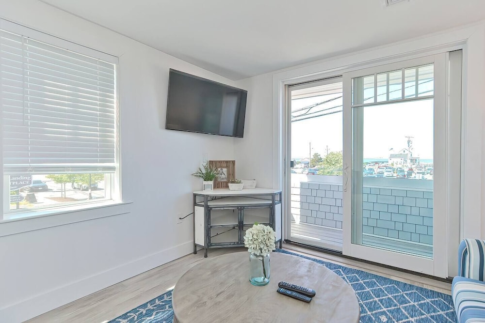 Harbourtown Suites - photo 48