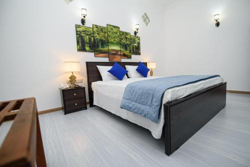 Royal Blu - carbon neutral hotel in Gampola