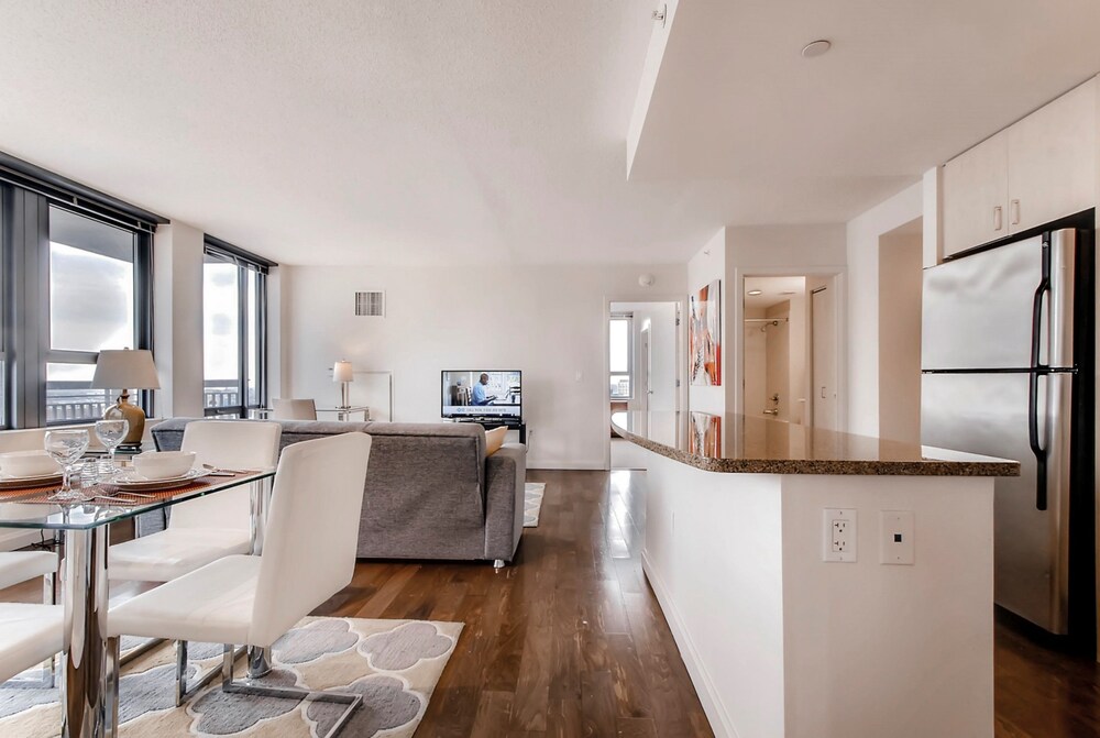Global Luxury Suites at China Town - photo 14