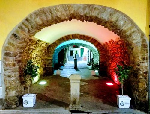Sotto L'arco — hotel in Santo Stefano Di Camastra
