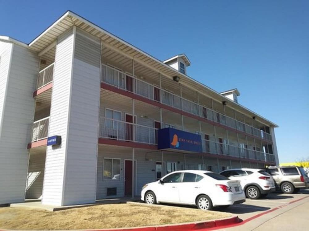 InTown Suites Extended Stay Dallas TX North Richland Hills - photo 14