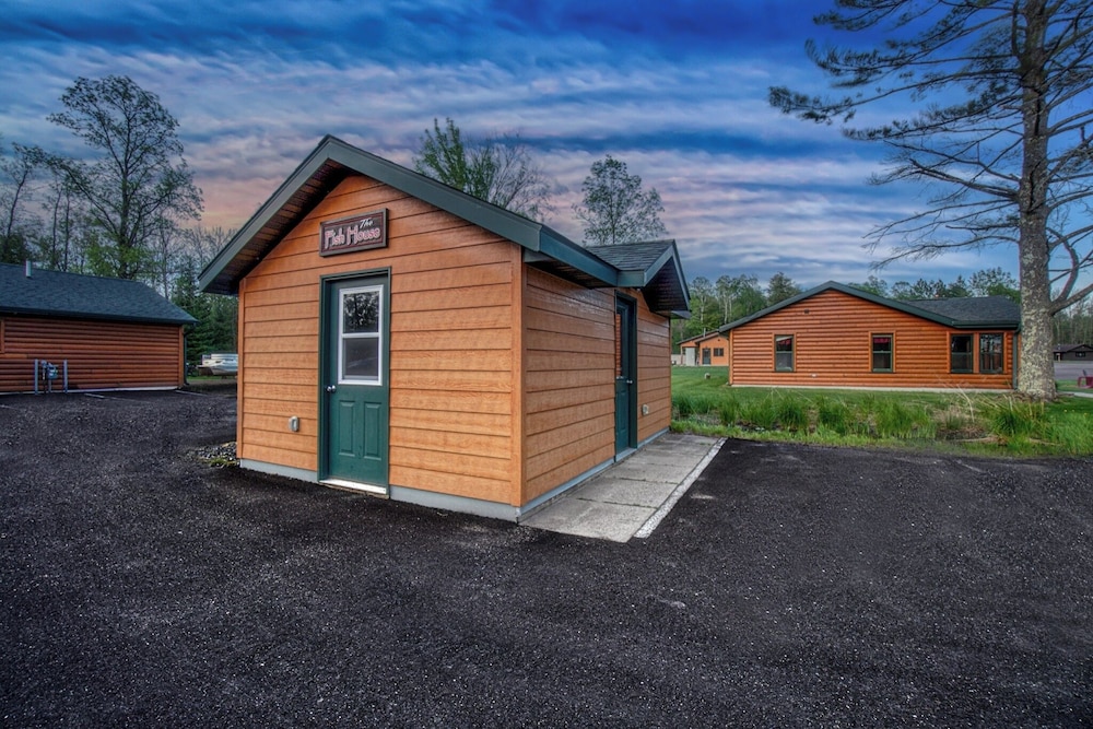 Lena's Northern Pines Resort - photo 90