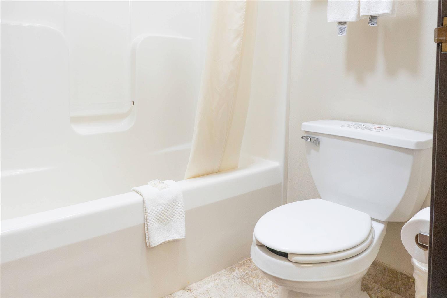 Quality Inn & Suites Sun Prairie Madison East - photo 7