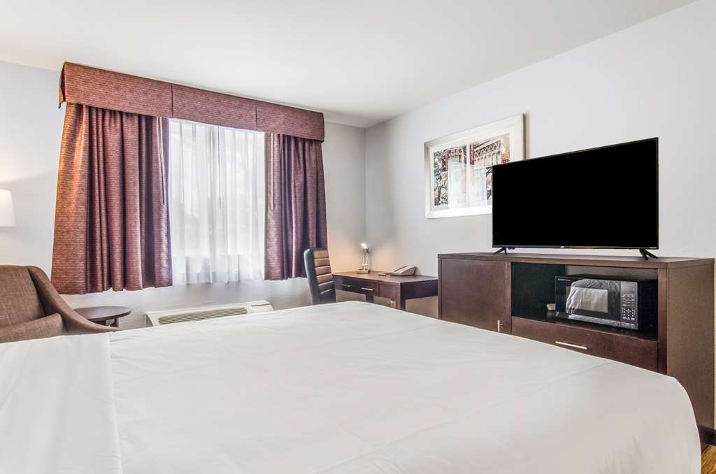 Red Lion Inn & Suites Des Moines - photo 16