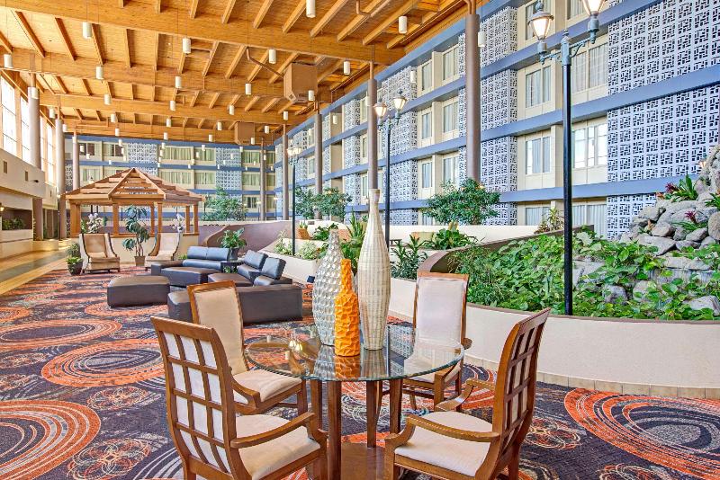 Ramada Plaza Charlotte Airport Hotel and Conference Center - photo 4