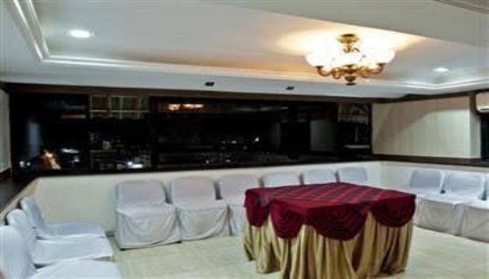 Hotel Presidency Towers in Vadodara, India