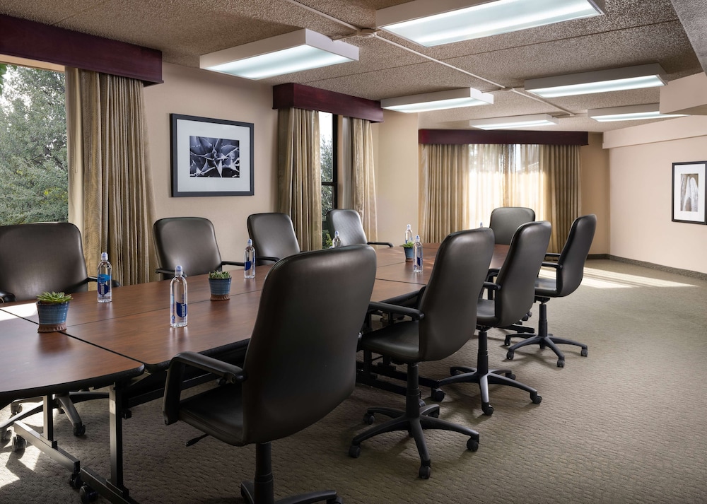 Embassy Suites by Hilton Tucson East - photo 61