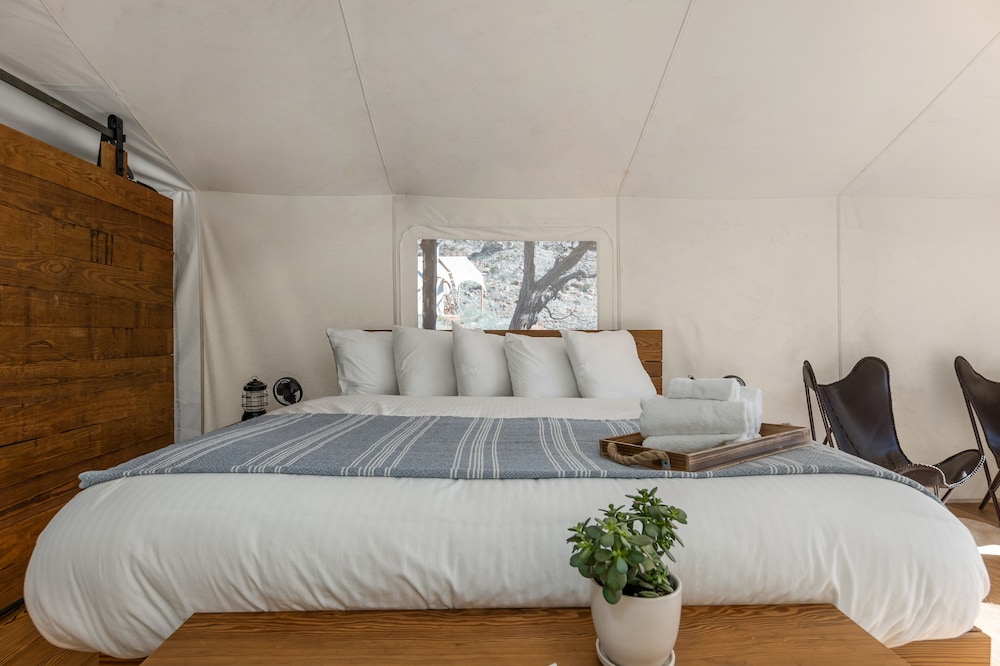 Under Canvas Zion - carbon neutral hotel in Mount Carmel