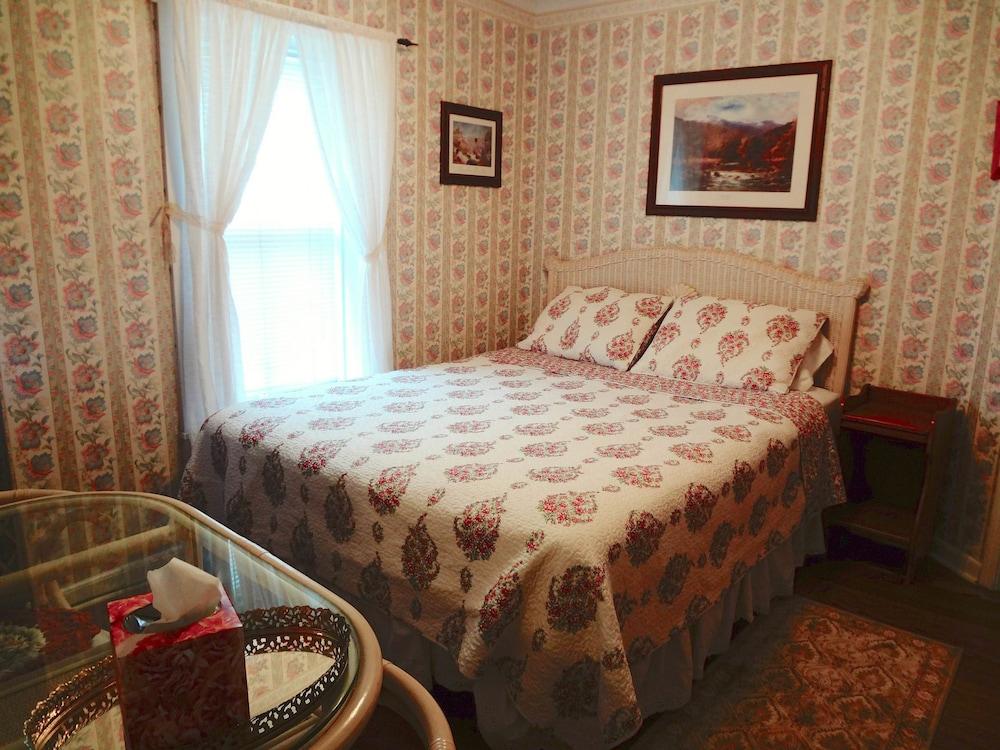 The Henry Collins Inn - photo 8