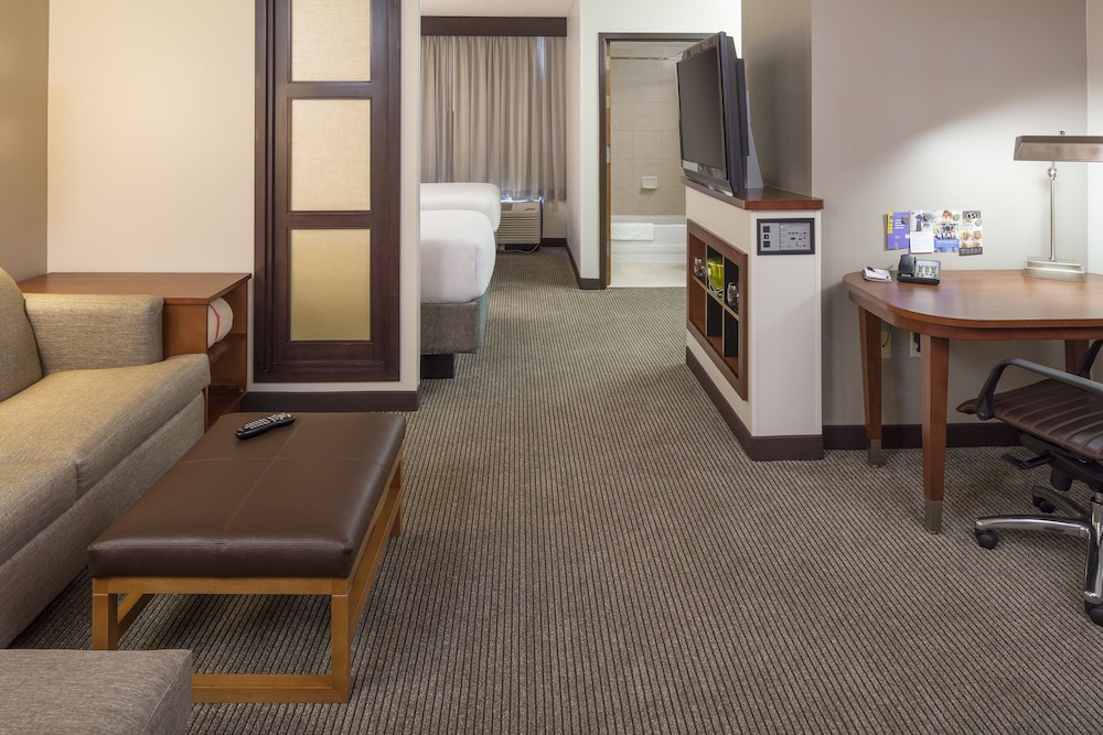 Hyatt Place San Antonio Airport Quarry Market - photo 32
