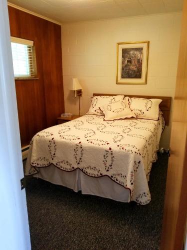 Belaire Motel - photo 22