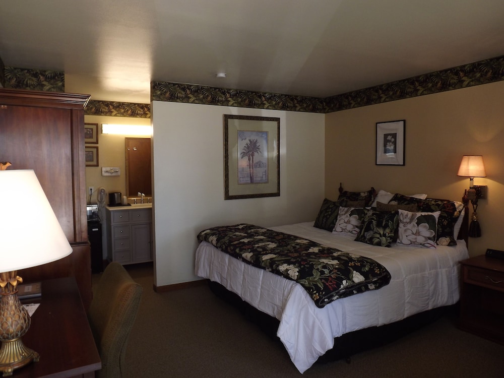 Crest Country Inn - photo 81