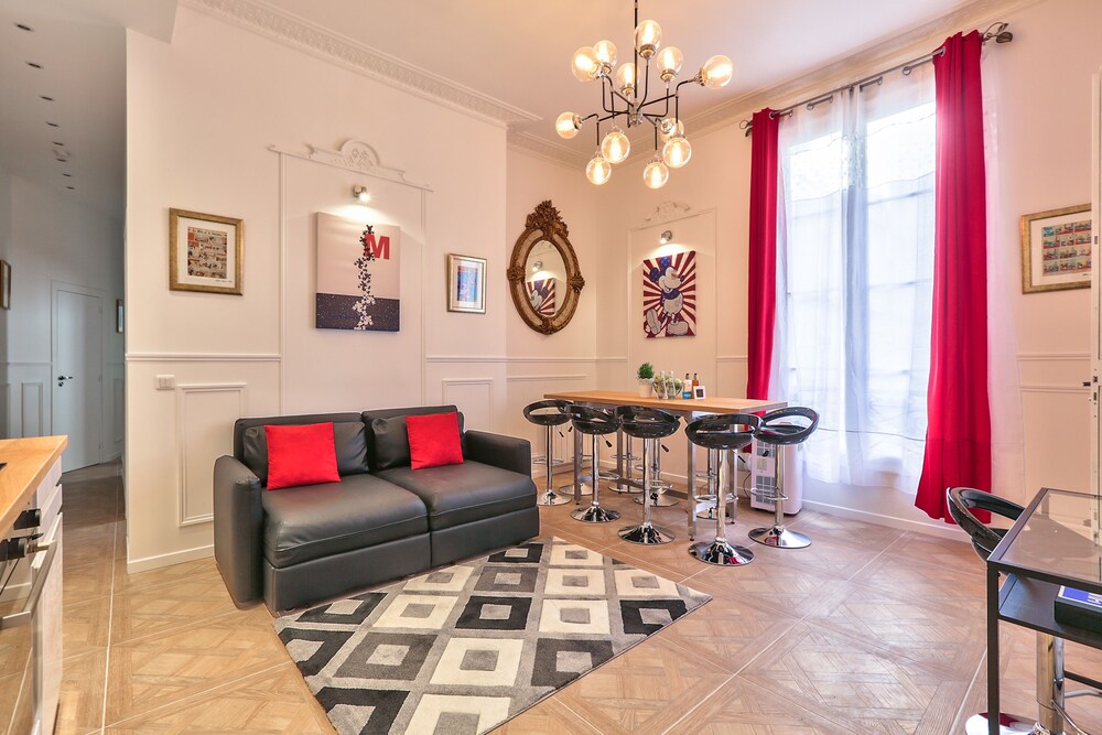 72 Mermoz Mickey Mouse — 4-Star Luxury Hotel in Paris, France