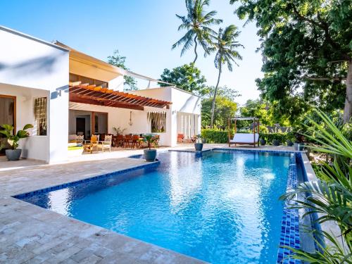 Ndoto Zetu Modern Swahili Chic — Unknown City