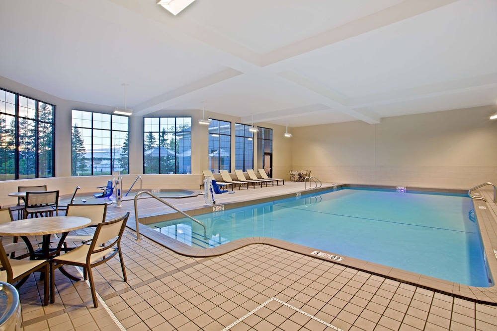 Hampton Inn Sault Ste Marie - photo 18