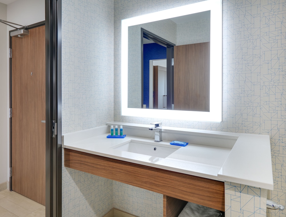 Holiday Inn Express & Suites Dallas NW HWY Love Field by IHG - photo 10