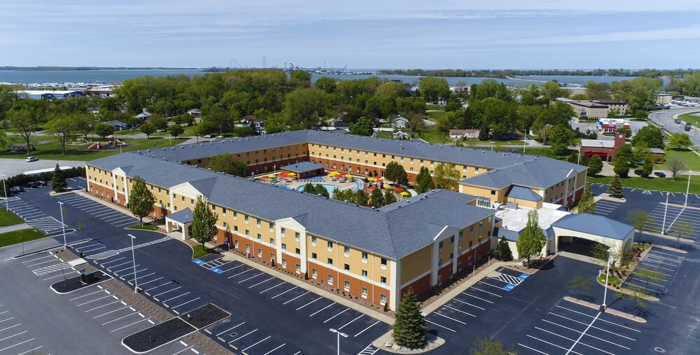 Cedar Point's Express Hotel - photo 28