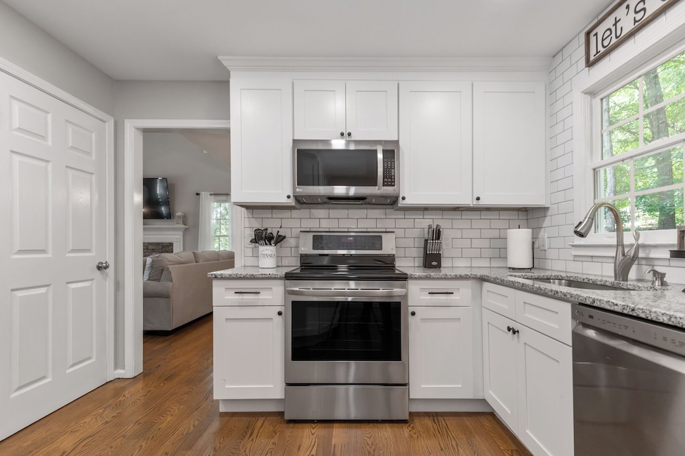 Explore Historic DT In This Cozy Open Air 5BR Stay — hotel in Cartersville