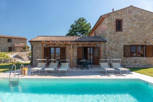 Comfortable Private Villa with Pool San Giuseppe Tramontana — 4-Star Luxury Hotel in Montecatini Val Di Cecina, Italy