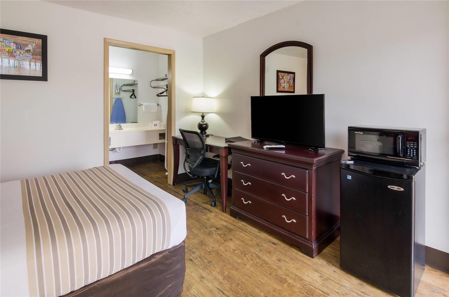 Econo Lodge Marion I 81 - photo 22