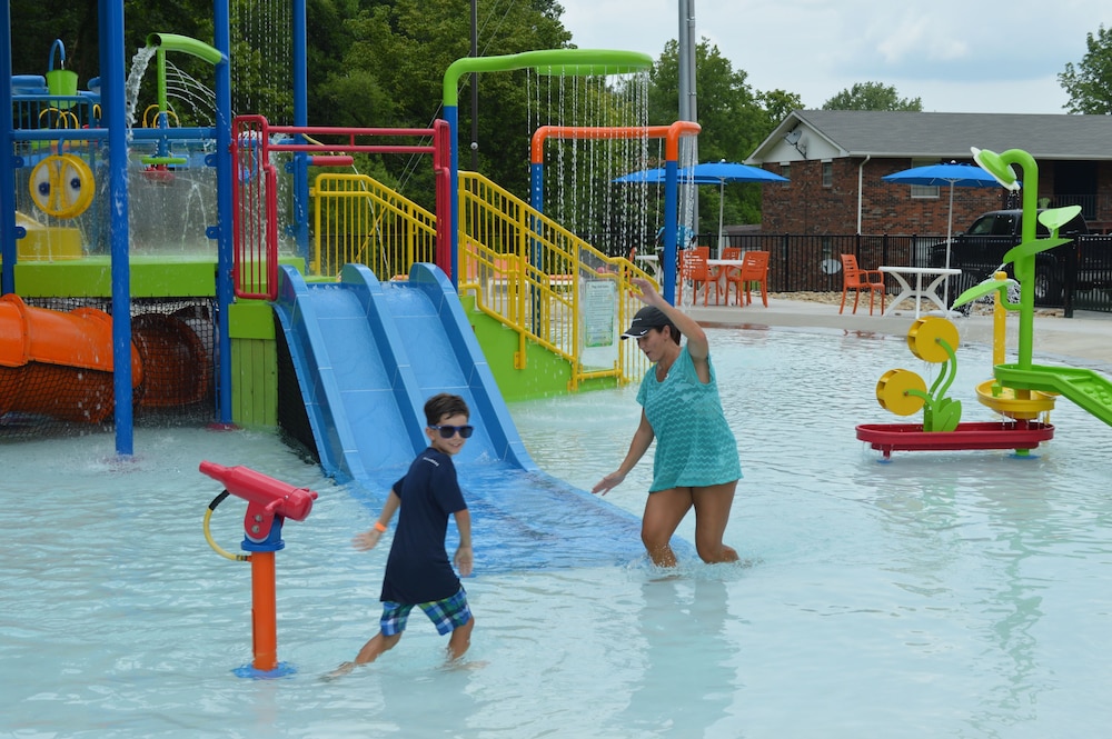 Country Cascades Waterpark Resort - photo 37