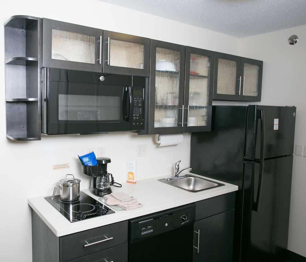 Candlewood Suites Fargo N. Dakota State University by IHG - photo 39