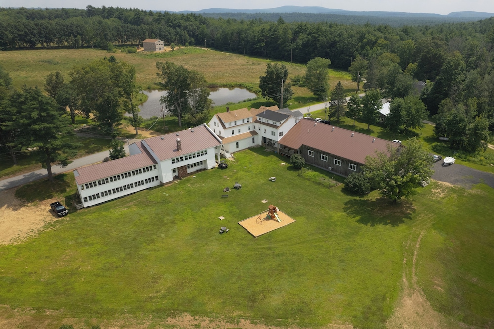 Lake Shore Farm Inn - photo 57
