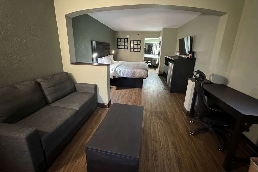 Quality Inn & Suites near Panama City Beach - photo 11