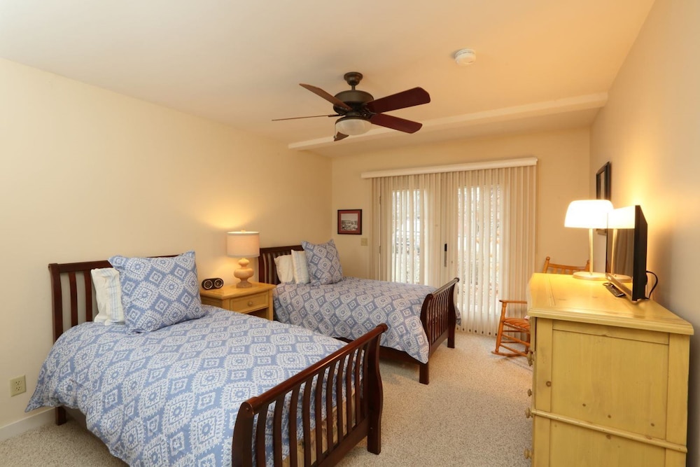 Upscale 3BR Topnotch Overlook - photo 5