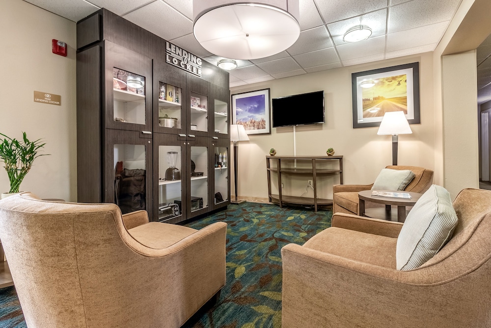 Candlewood Suites Lincoln by IHG - photo 29
