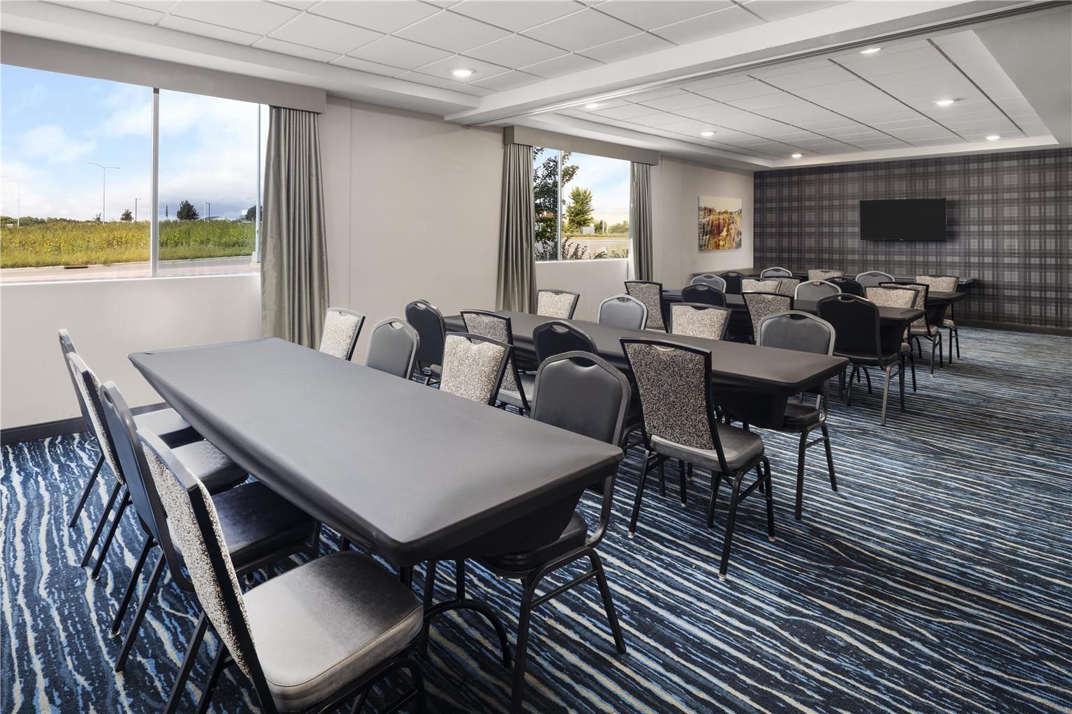 GLō Best Western Dawley Farms In Sioux Falls - photo 10