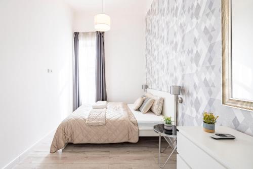 Deluxe Central Grand Residence w 5 BEDRMS — 4-Star Luxury Hotel in Budapest, Hungary