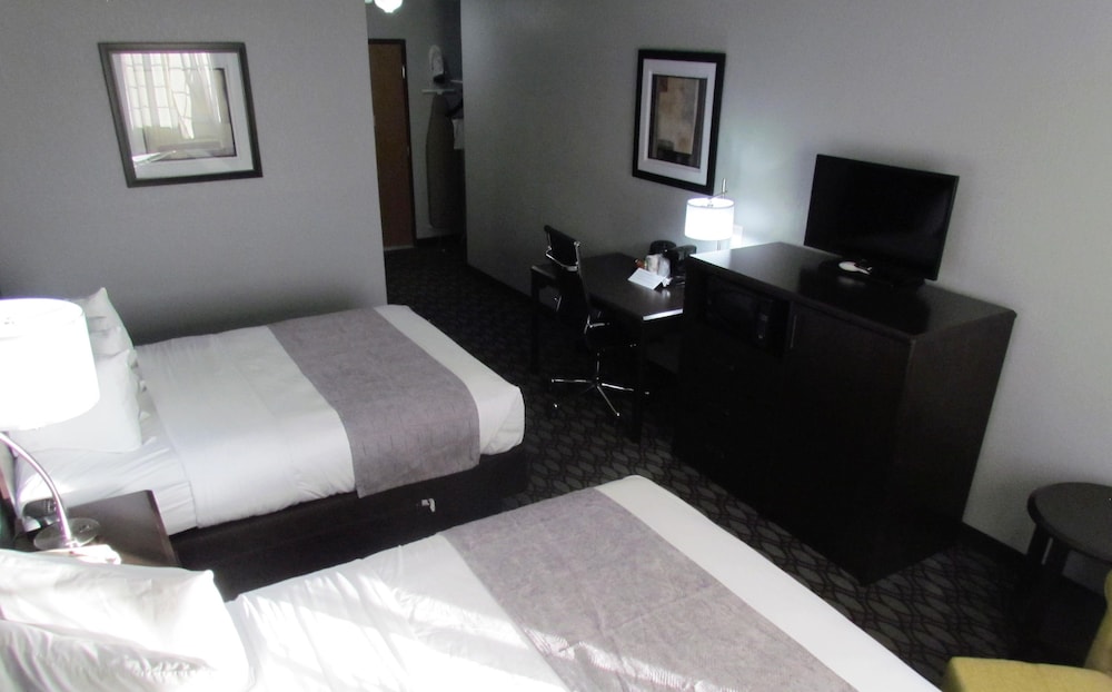 Oak Hill Inn & Suites - photo 18