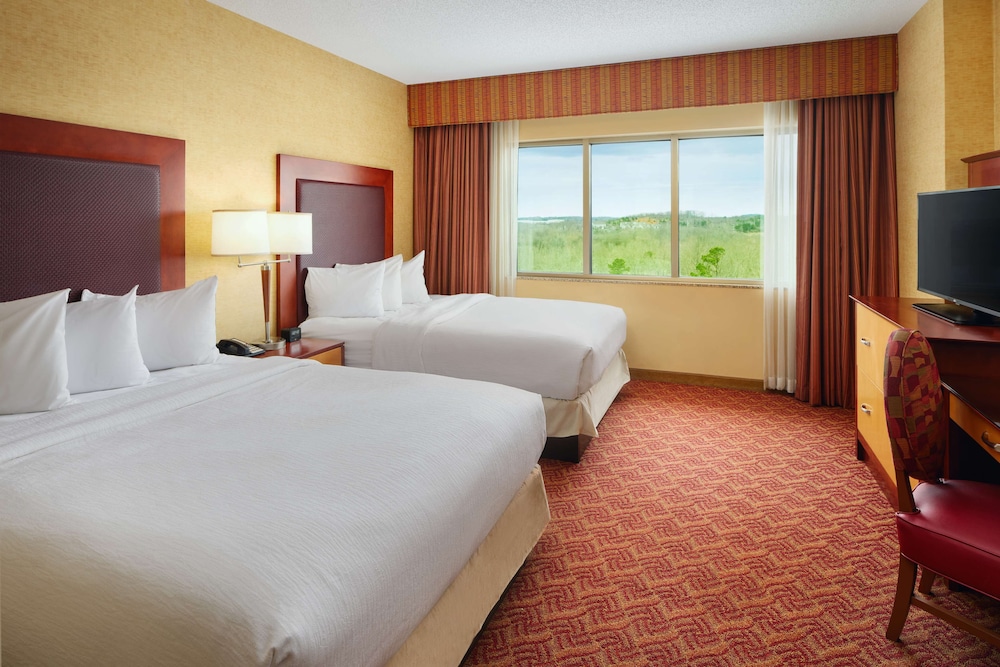 Embassy Suites by Hilton Charlotte Concord Golf Resort & Spa - photo 12