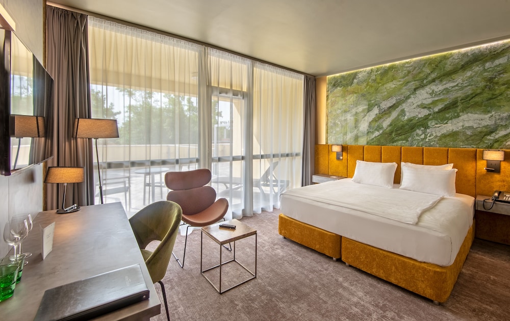 Hotel Azur Premium — Siofok — photo 2