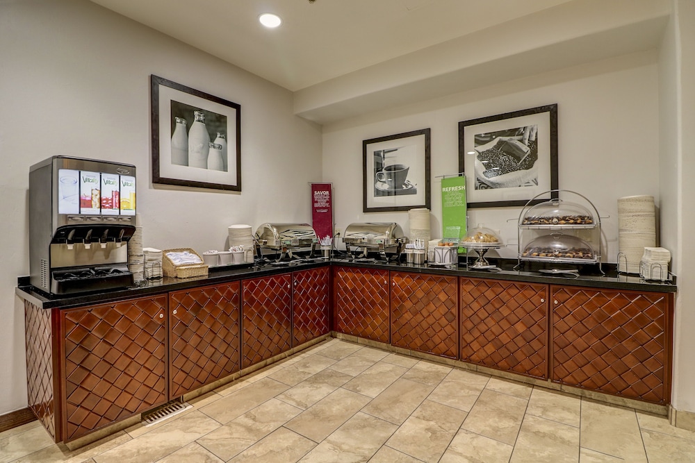 Hampton Inn Tropicana - photo 44