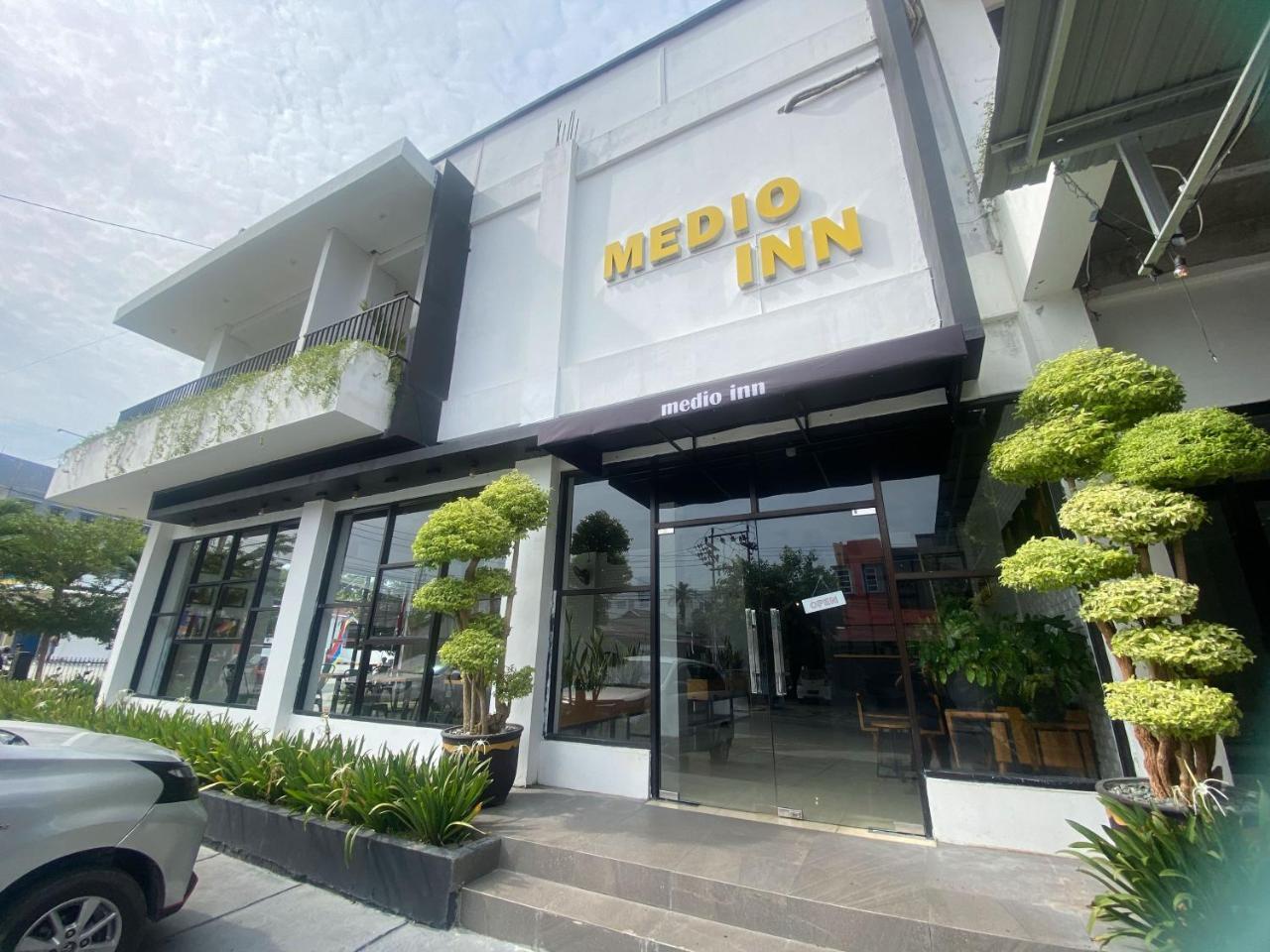 Urbanview Hotel Medio Inn Palu by RedDoorz in Palu, Indonesia