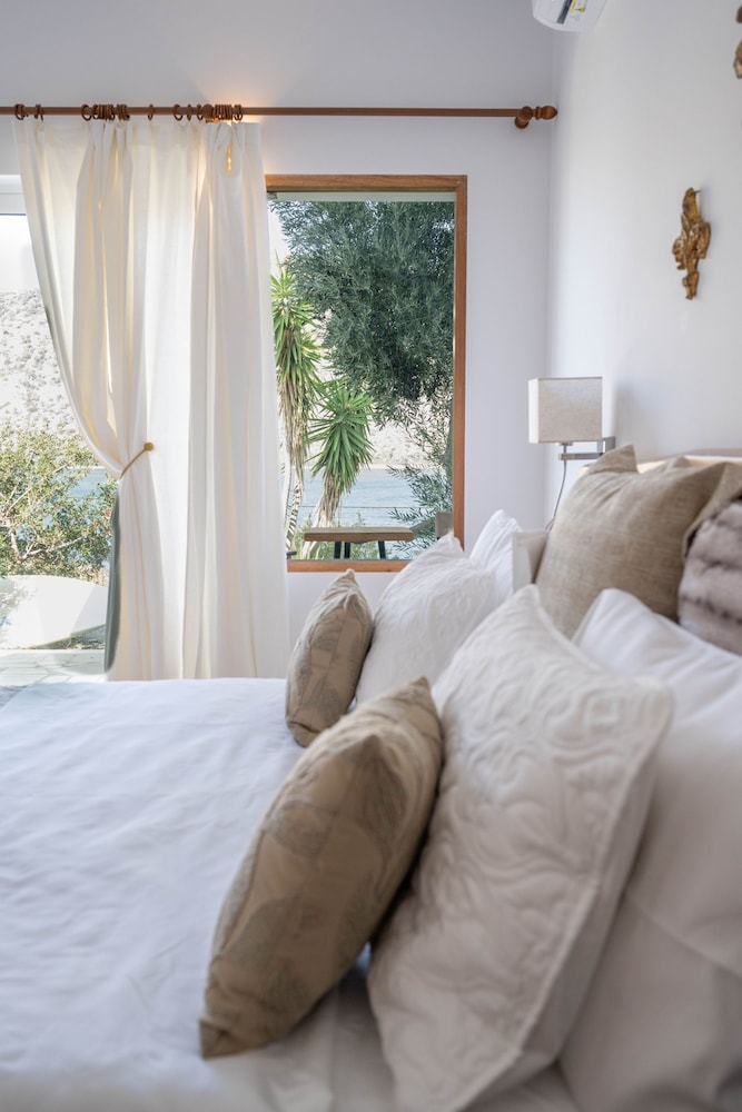 Agrambeli Apartments at Heraion Lagoon — 4-Star Luxury Hotel in Loutraki, Greece