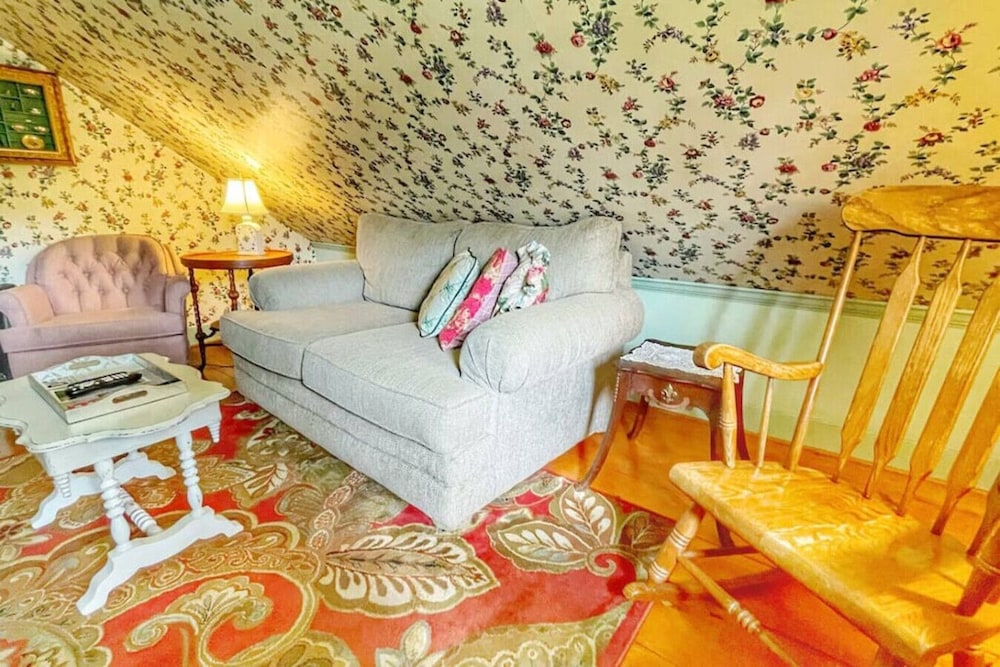 Open Hearth Inn - photo 13