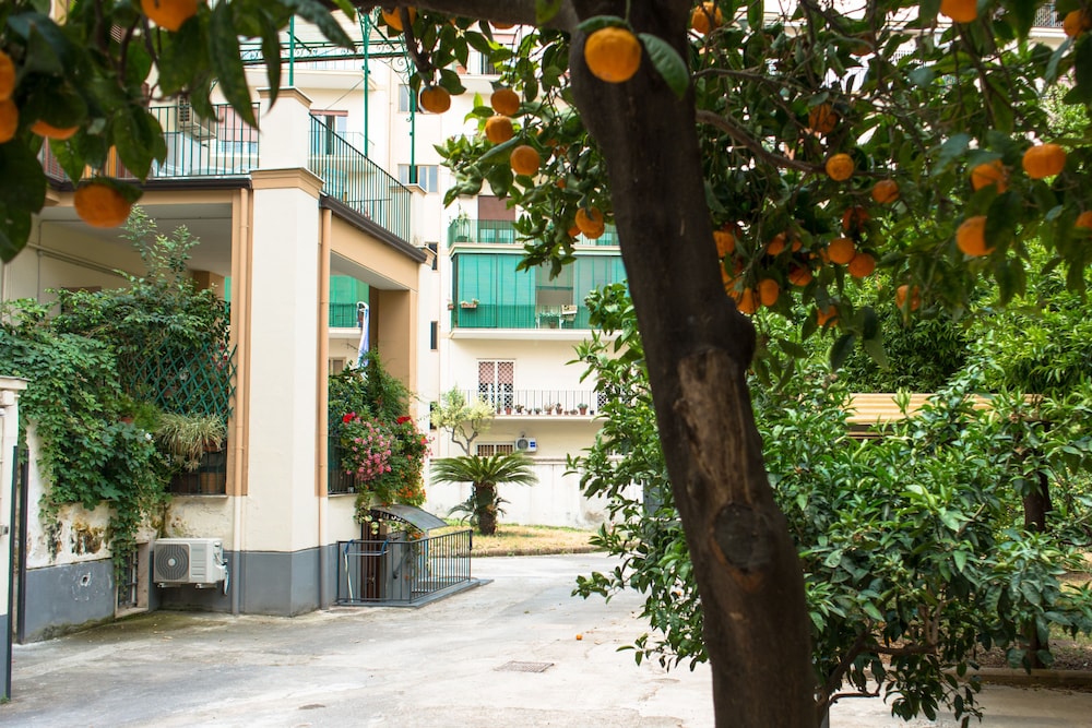 B&B Il Nido — 4-Star Luxury Hotel in Portici, Italy