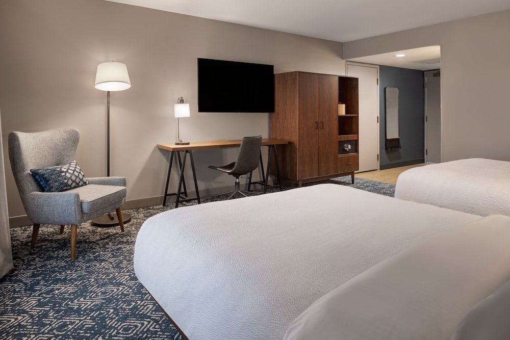Four Points by Sheraton Bakersfield - photo 16