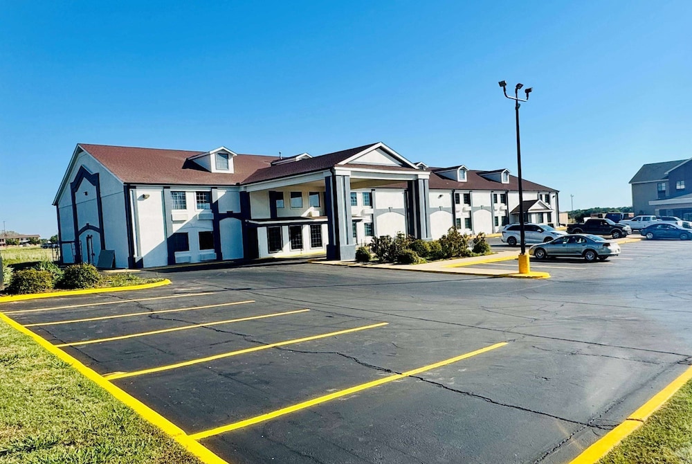 Days Inn by Wyndham Shawnee - photo 17