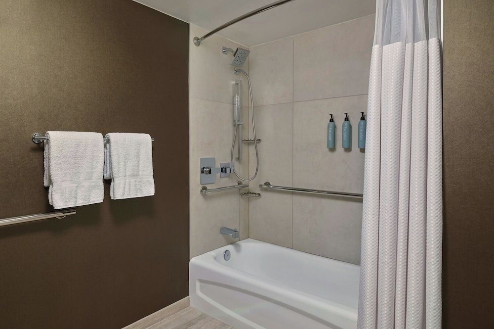 Courtyard by Marriott Pasadena Old Town - photo 30
