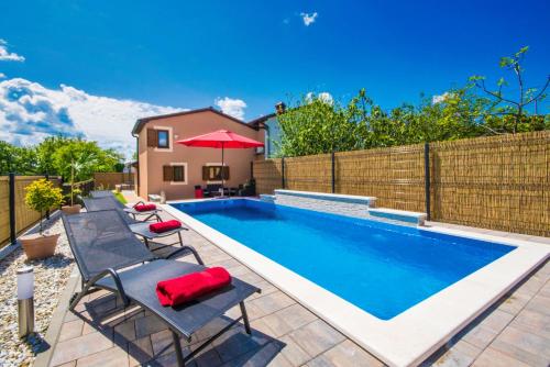 Villa Veronika a cozy and charming Villa for Summer holidays — 4-Star Luxury Hotel in Karojba, Croatia