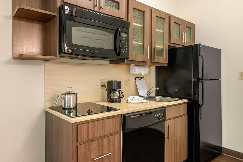 Candlewood Suites Fort Myers Sanibel Gateway by IHG - photo 2