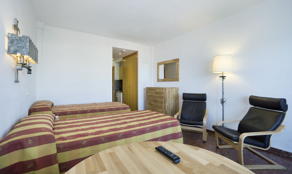 Hotel Apartamentos Bajondillo — Torremolinos — photo 3